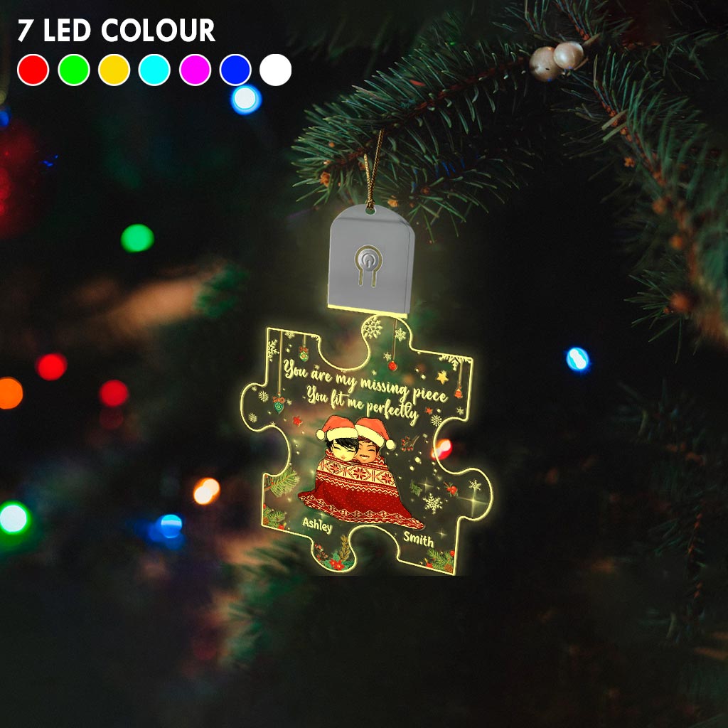 Du bist mein fehlendes Puzzleteil – Personalisierte LED-Weihnachtsbaumkugel in Form eines Paares aus Acryl