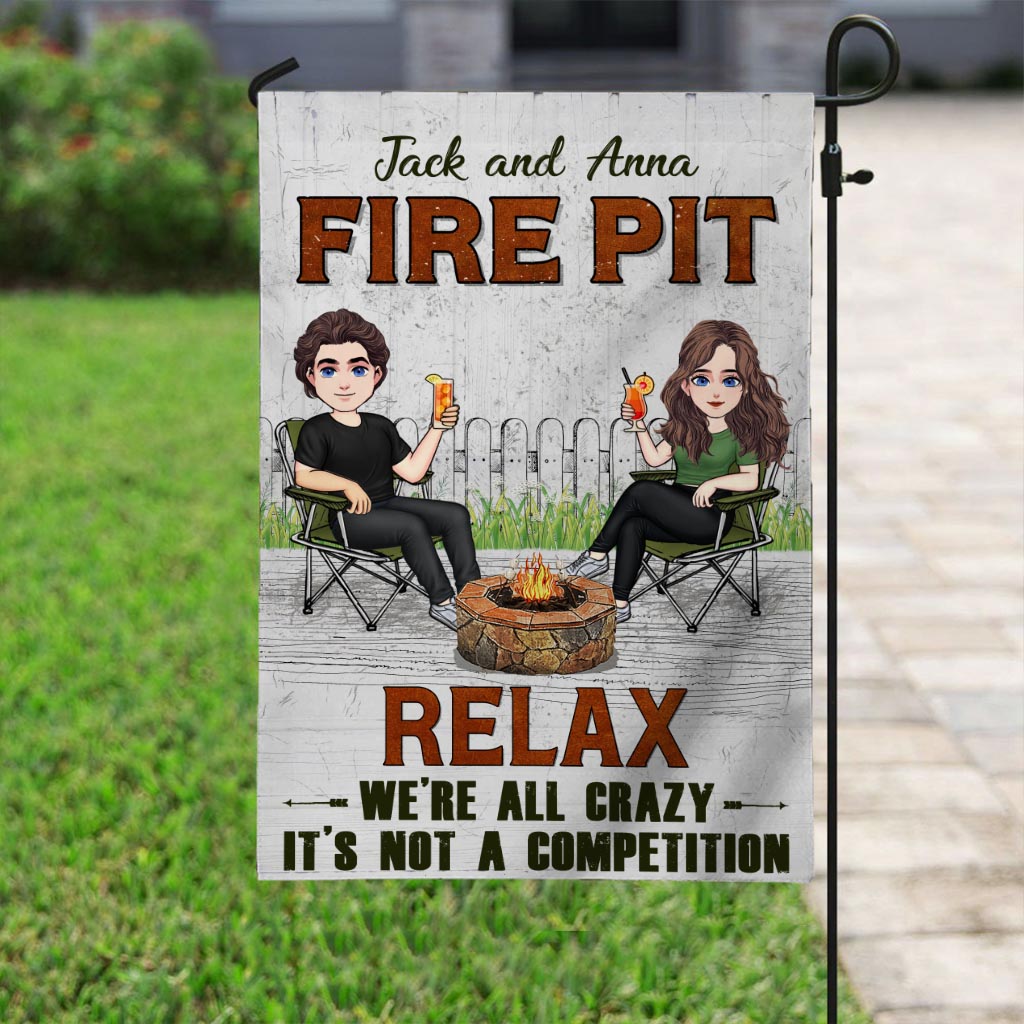 Wir sind alle verrückt hier – Geschenkidee für den Garten für Ehemann, Ehefrau, Freund, Freundin, Freund/Freundin – Personalisierte Gartenflagge