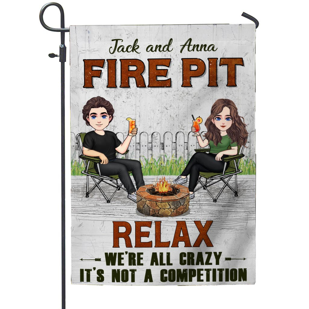 Wir sind alle verrückt hier – Geschenkidee für den Garten für Ehemann, Ehefrau, Freund, Freundin, Freund/Freundin – Personalisierte Gartenflagge