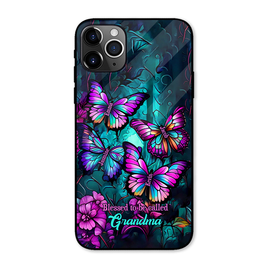 Omas Schmetterlinge – Personalisierte Handyhülle für Oma