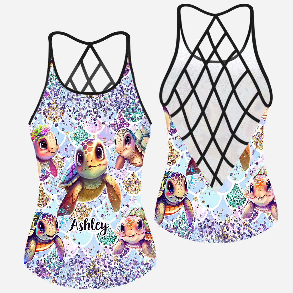 Salty Little Beach – Personalisiertes Tanktop mit Schildkrötenkreuz