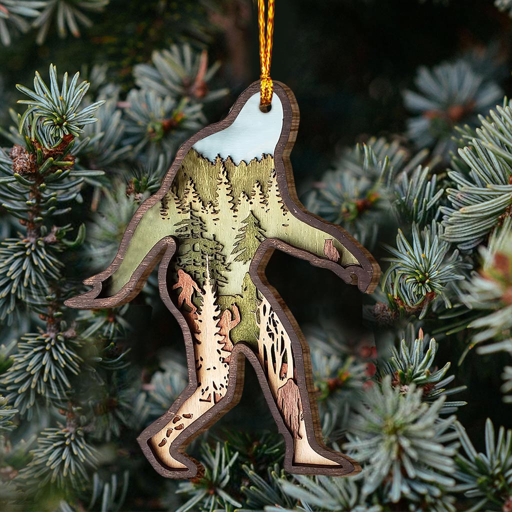 Bigfoot sah mich – Weihnachtsschmuck aus Holz, gefertigt aus mehreren Schichten