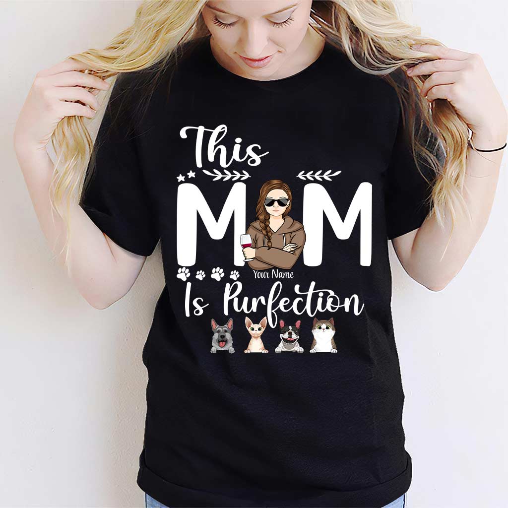 Diese Mama ist die Perfektion – personalisiertes Muttertags-T-Shirt und Hoodie mit Hundemotiv