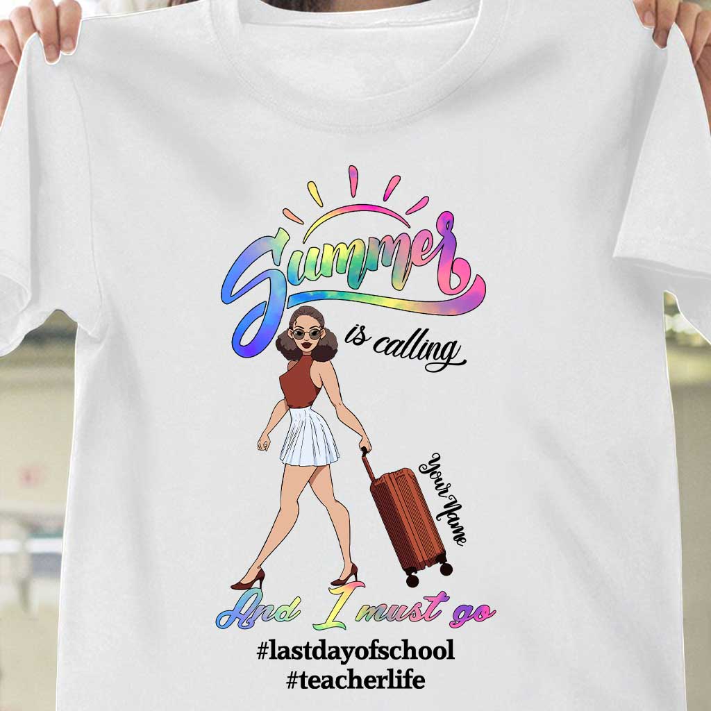 Der Sommer ruft und ich muss gehen – personalisiertes Lehrer-T-Shirt und Hoodie
