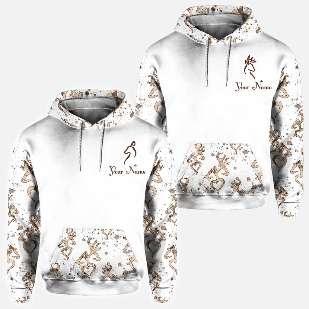 Seine Hirschkuh, ihr Hirsch – Personalisiertes T-Shirt und Hoodie für Paare auf der Jagd.