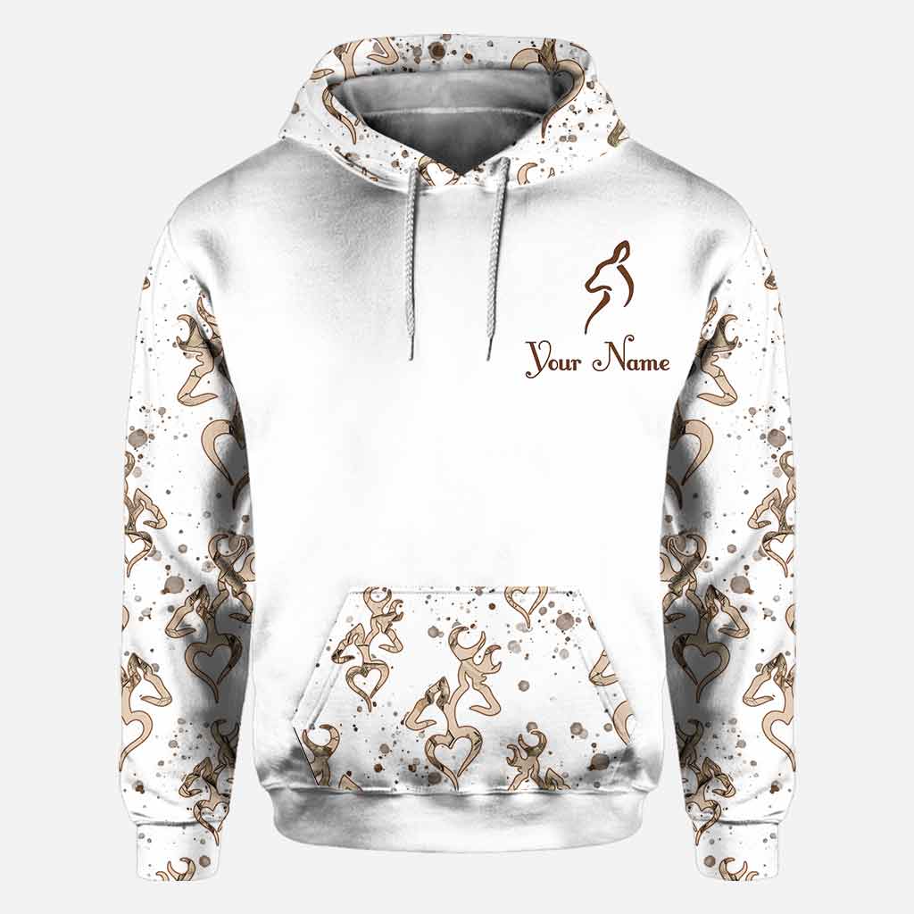 Seine Hirschkuh, ihr Hirsch – Personalisiertes T-Shirt und Hoodie für Paare auf der Jagd.