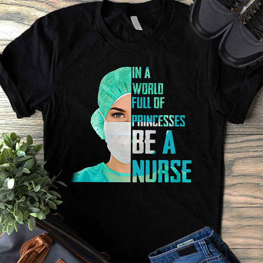In A World - Krankenschwester T-Shirt und Hoodie 112021