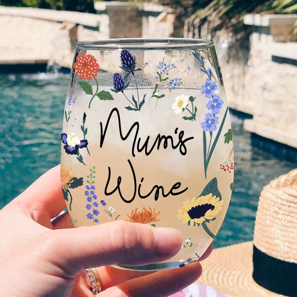 Mum's Wine Botanical Floral - Personalisiertes Weinglas zum Muttertag mit dem Aufdruck „Mum“.