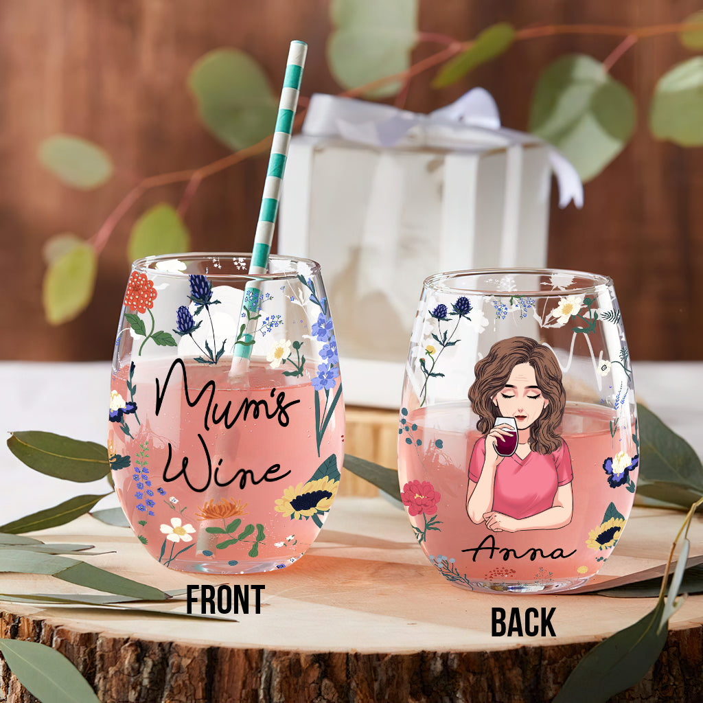 Mum's Wine Botanical Floral - Personalisiertes Weinglas zum Muttertag mit dem Aufdruck „Mum“.