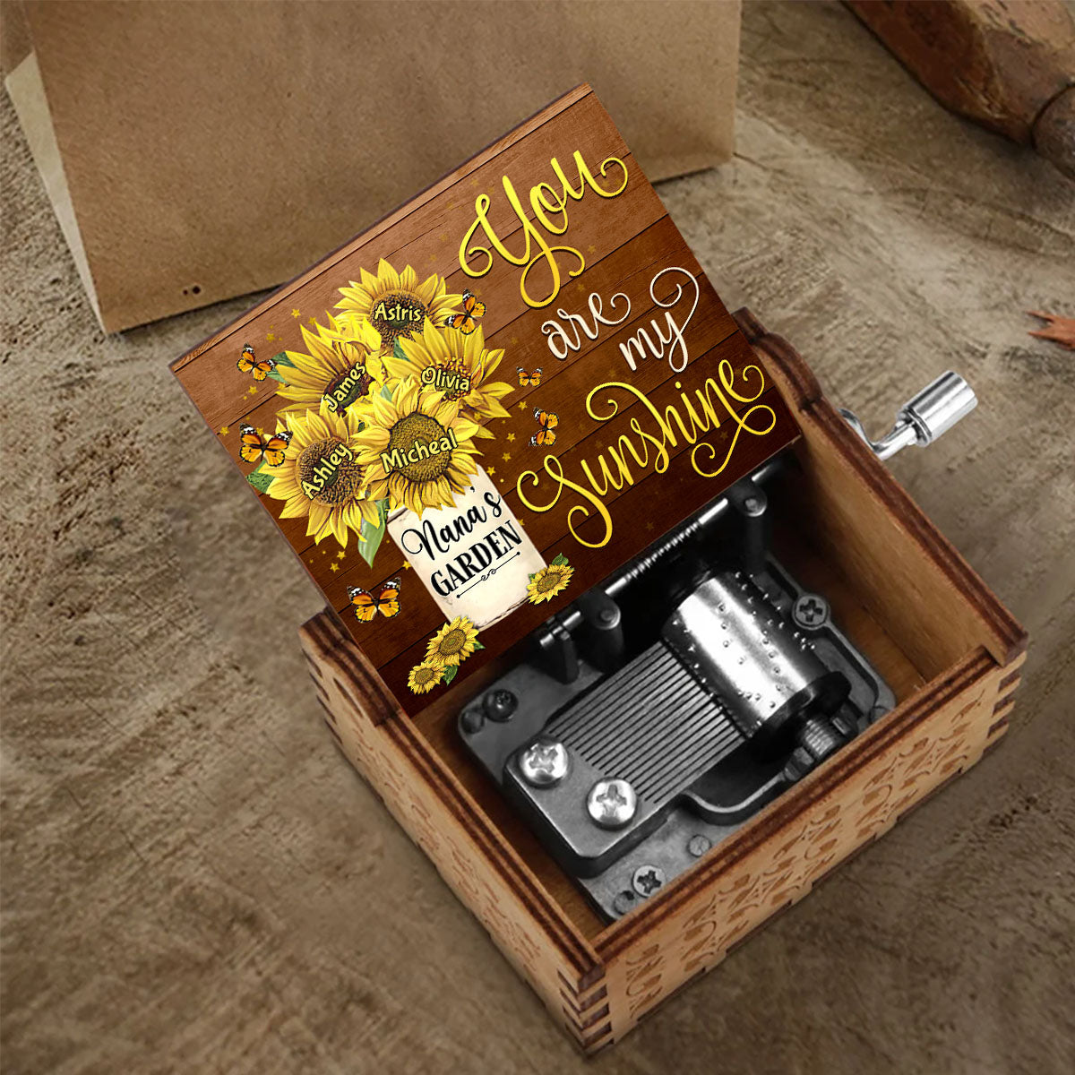 Du bist mein Sonnenschein – Geschenk für Oma, Papa, Mama, Opa – Personalisierte Spieluhr mit Handkurbel