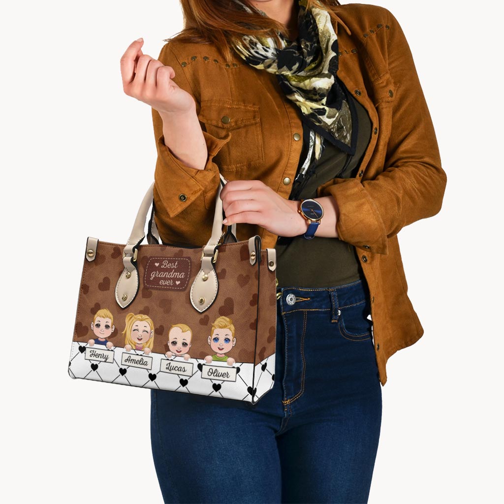 Die beste Oma der Welt – Geschenk für Oma, Mama, Tante – Personalisierte Lederhandtasche