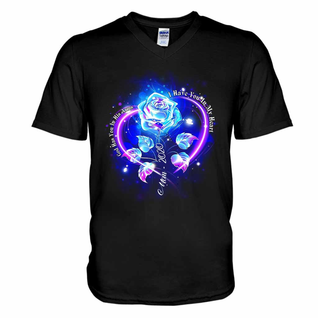 Gott hält dich in seinen Armen, ich trage dich in meinem Herzen – Personalisiertes Gedenk-T-Shirt und Hoodie