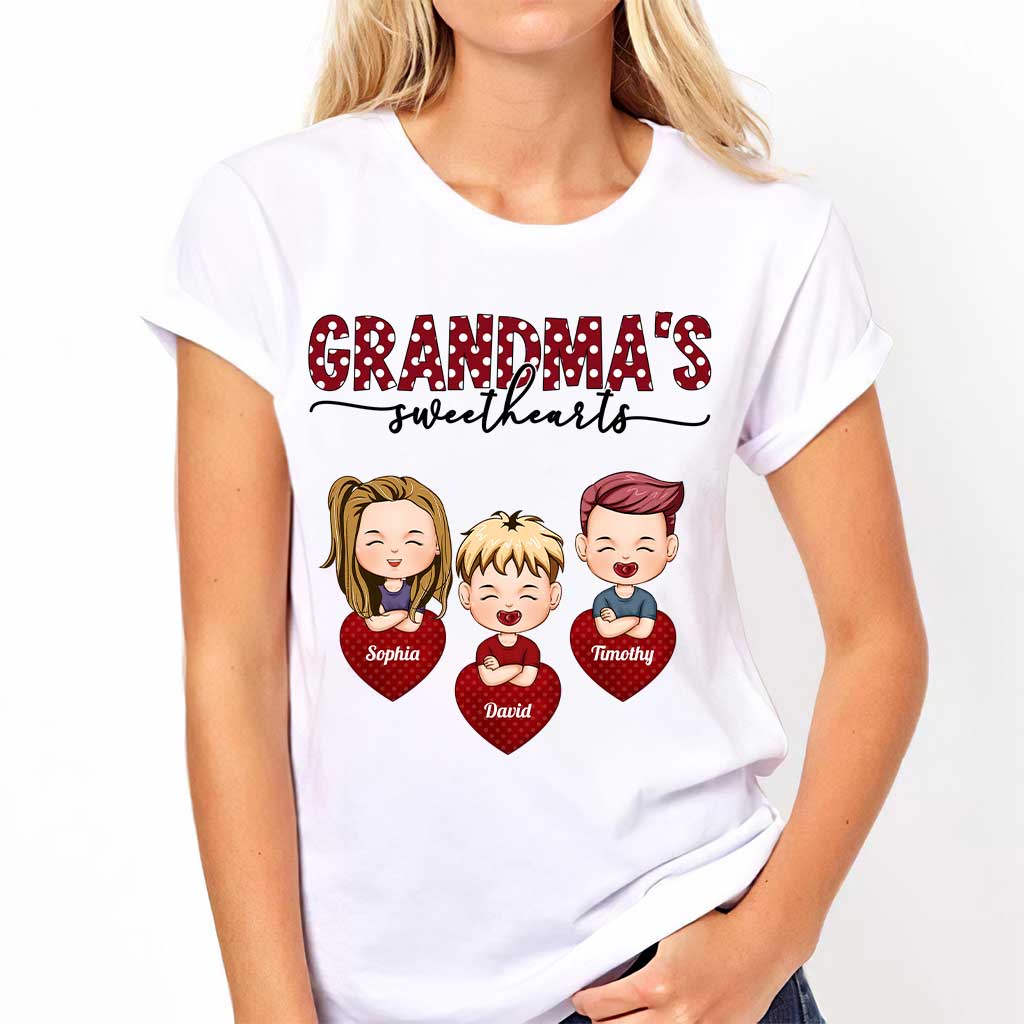 Omas Lieblinge – Personalisiertes Valentinstags-T-Shirt und Hoodie für Oma