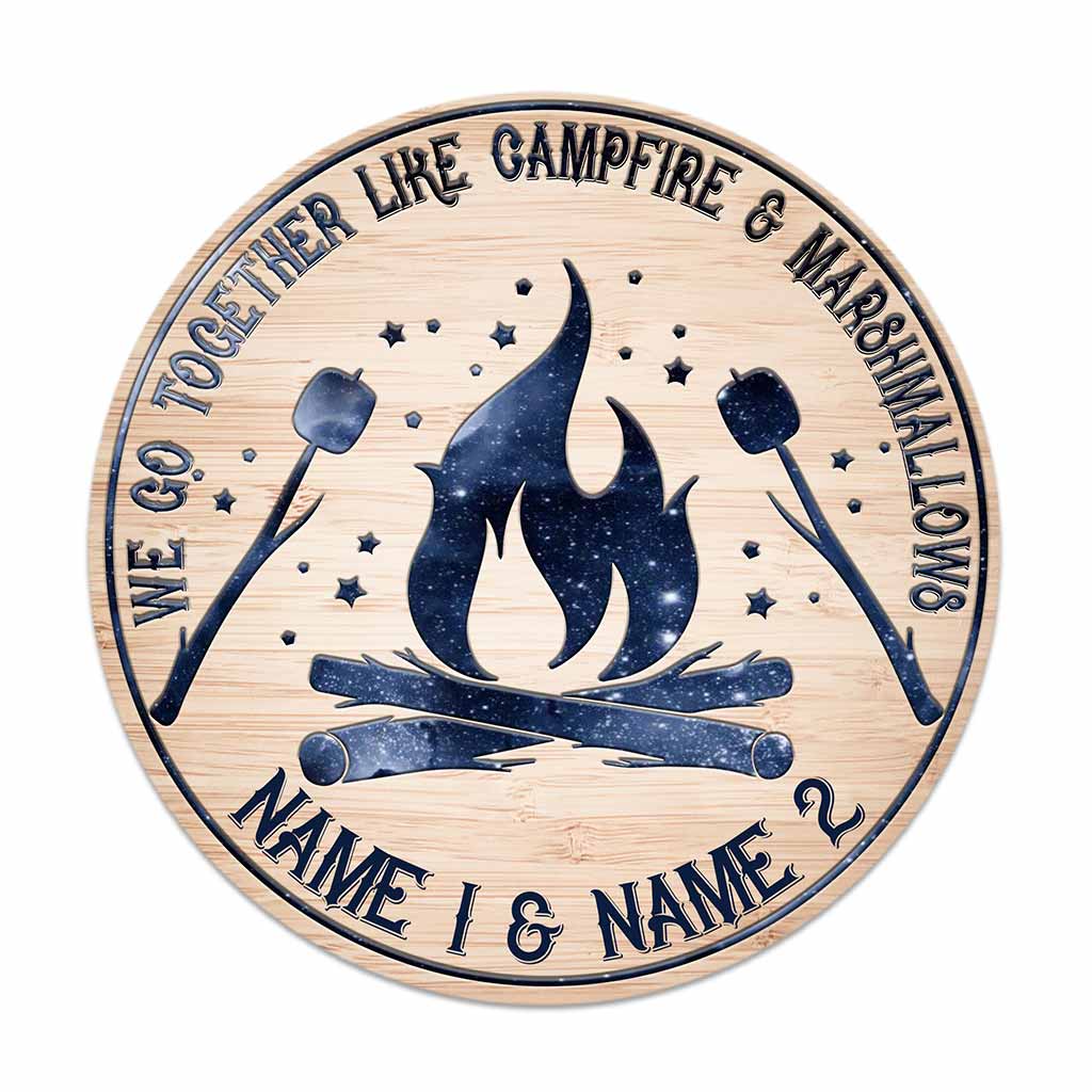 Wir gehören zusammen – Personalisiertes rundes Holzschild fürs Camping