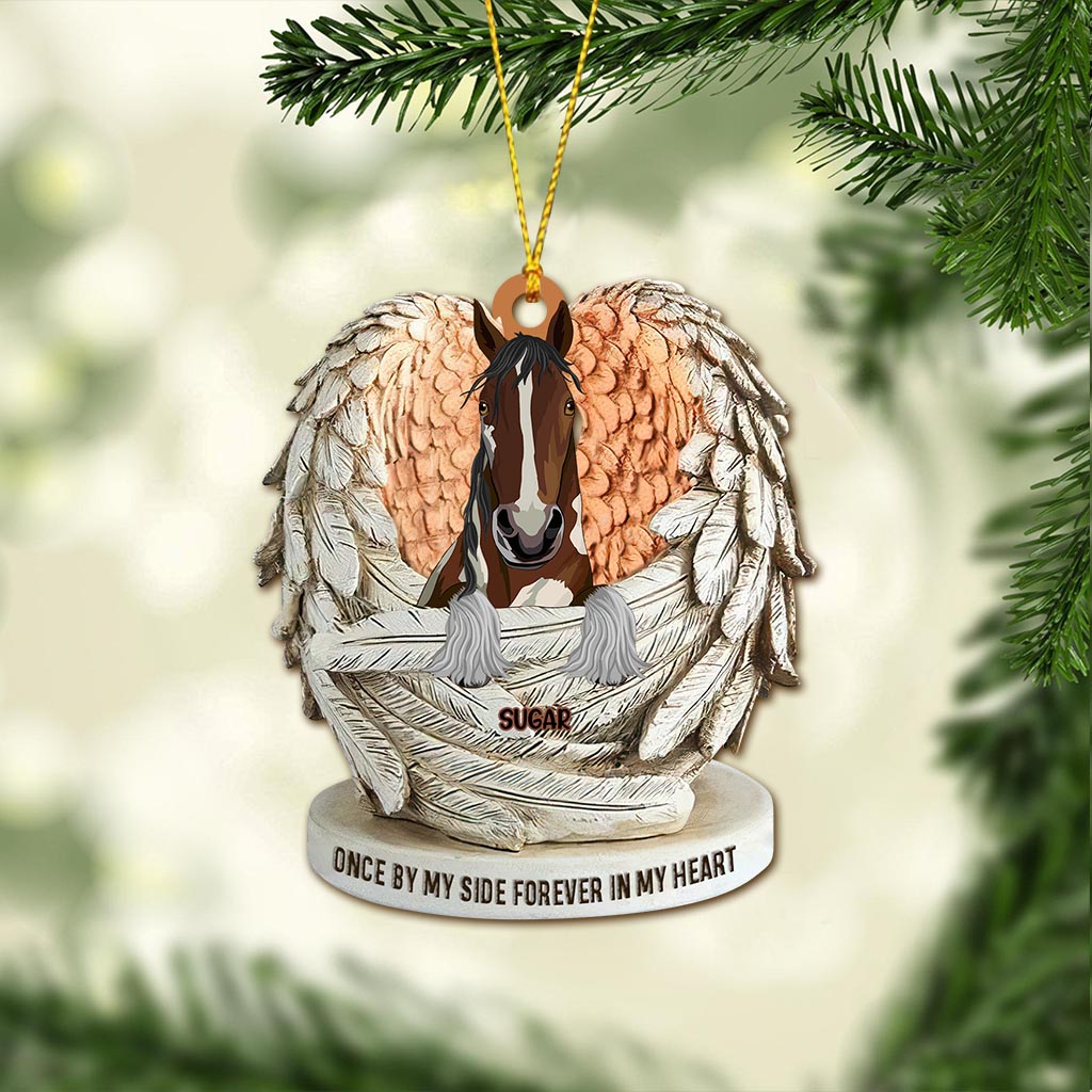 Für immer in unseren Herzen – Personalisierter Weihnachtsbaumschmuck in Pferdeform (beidseitig bedruckt)