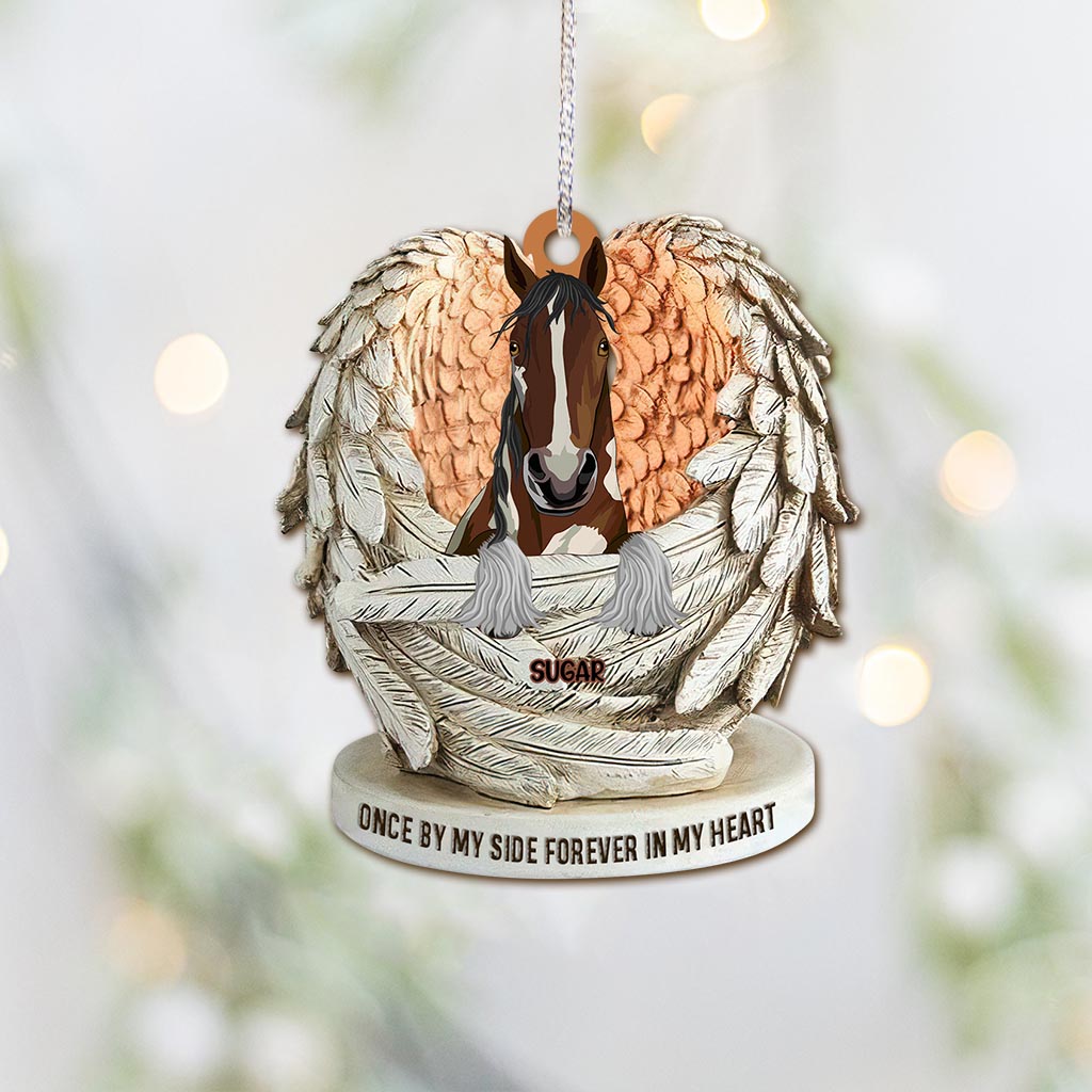 Für immer in unseren Herzen – Personalisierter Weihnachtsbaumschmuck in Pferdeform (beidseitig bedruckt)