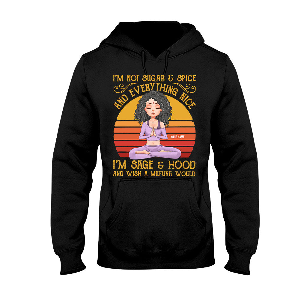 Ich bin Sage And Hood – Personalisiertes Yoga-T-Shirt und Hoodie