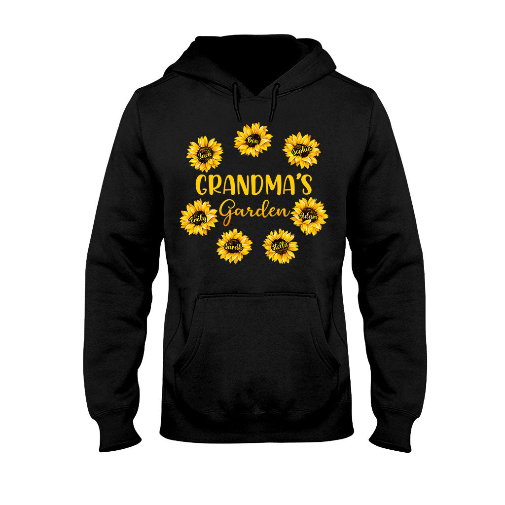 Omas Garten – Geschenk für Oma, Mama, Papa, Opa – Personalisiertes T-Shirt und Hoodie