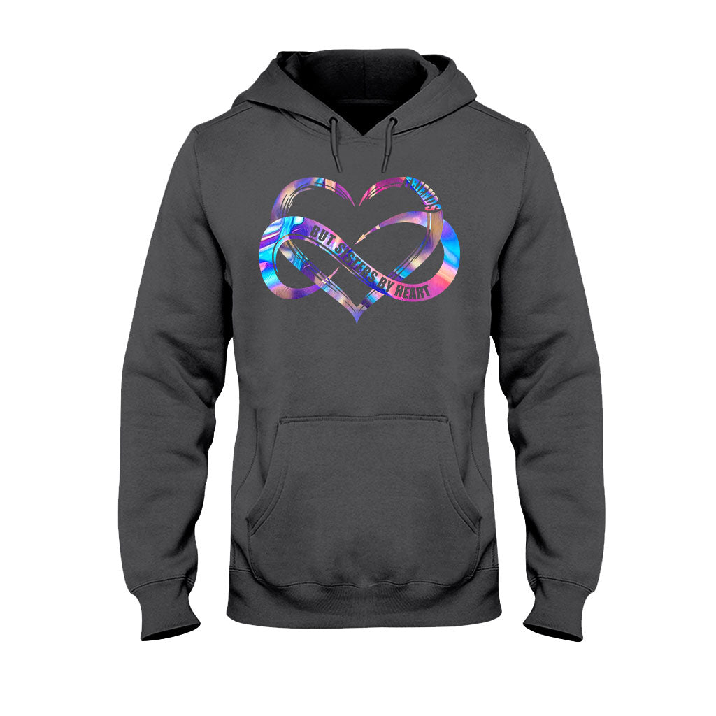 Nicht blutsverwandt, aber im Herzen Schwestern – Personalisiertes Bestie-T-Shirt und Hoodie