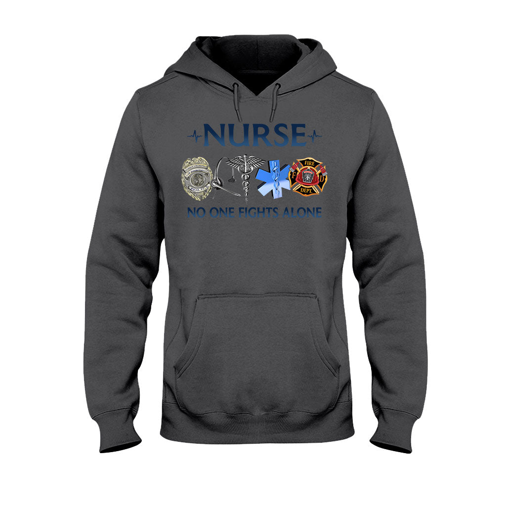 T-Shirt und Hoodie „Nurse No One Fights Alone“ (Krankenschwester – Niemand kämpft allein) 092021