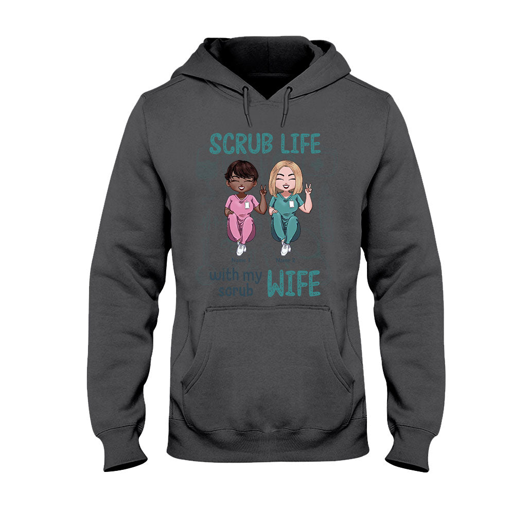 Das Leben mit meiner OP-Frau – personalisiertes T-Shirt und Hoodie für Krankenschwestern