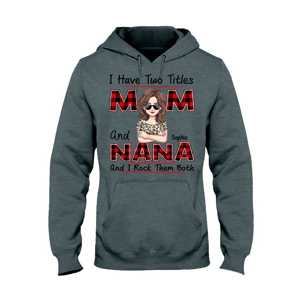 Ich habe zwei Titel – Personalisiertes Muttertags-T-Shirt und Hoodie für Omas