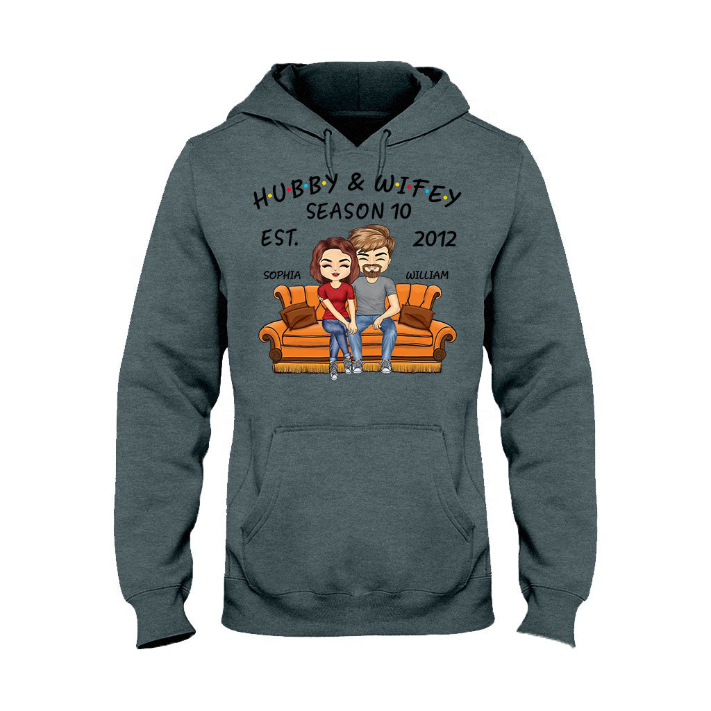 Ehemann und Ehefrau – Personalisiertes Weihnachts-T-Shirt und Hoodie für Paare