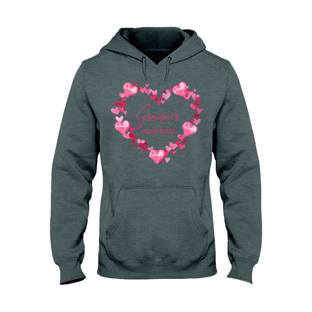 Omas Lieblinge – Personalisiertes Valentinstags-T-Shirt und Hoodie für Oma