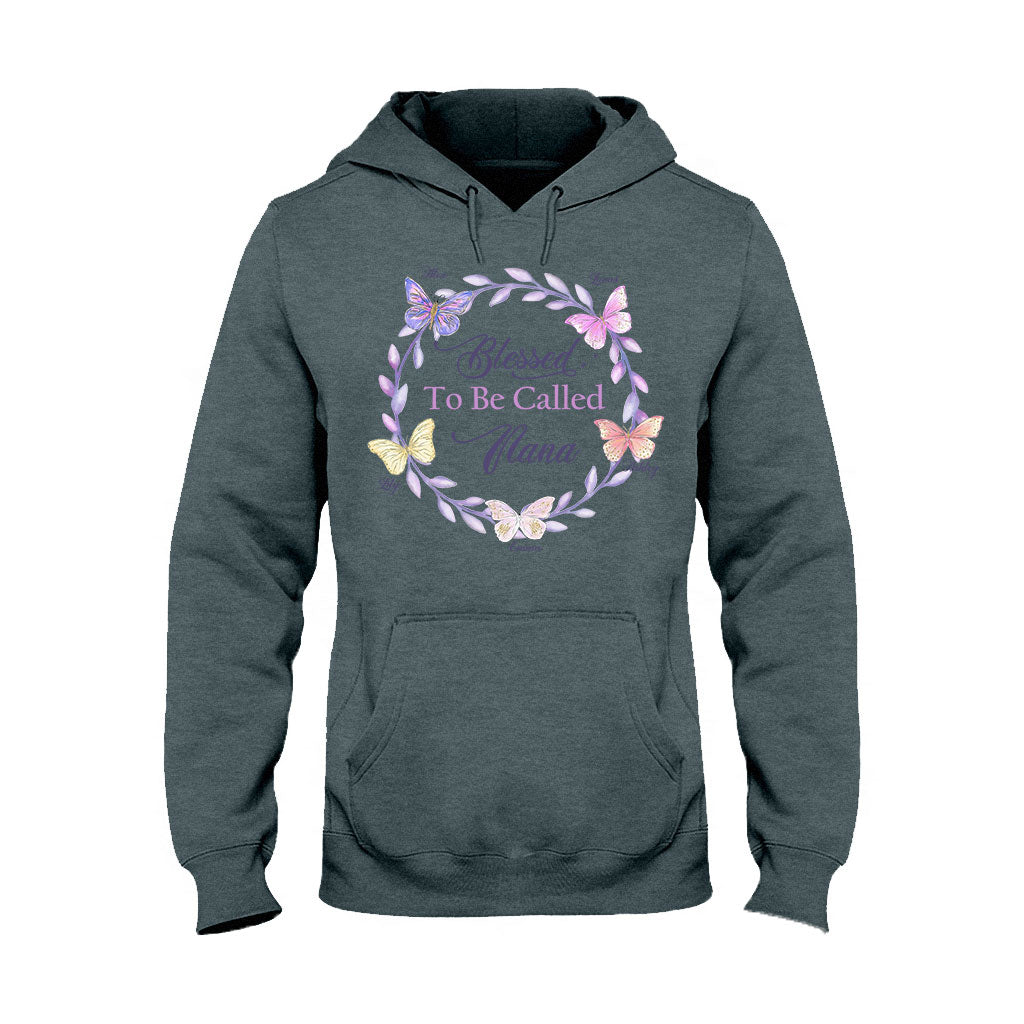 Gesegnet, Oma genannt zu werden – Personalisiertes T-Shirt und Hoodie für Omas