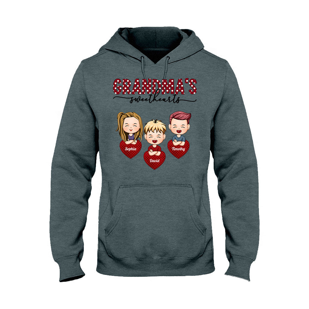 Omas Lieblinge – Personalisiertes Valentinstags-T-Shirt und Hoodie für Oma