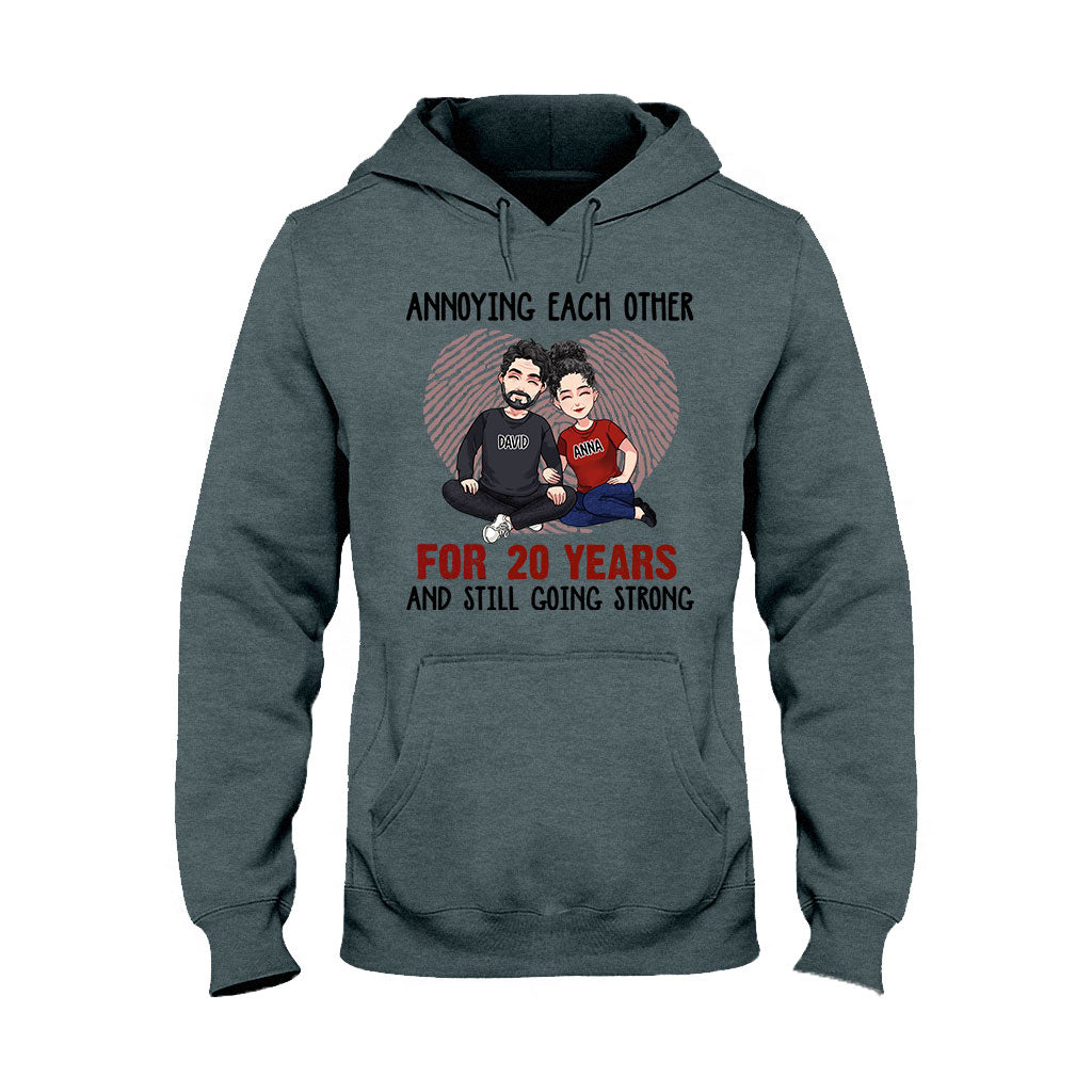 Jahrelang haben sie sich gegenseitig genervt – Personalisiertes T-Shirt und Hoodie für Ehepaare