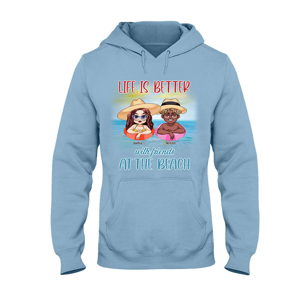 „Boozing With My Beaches“ – personalisiertes T-Shirt und Hoodie für Meeresliebhaber
