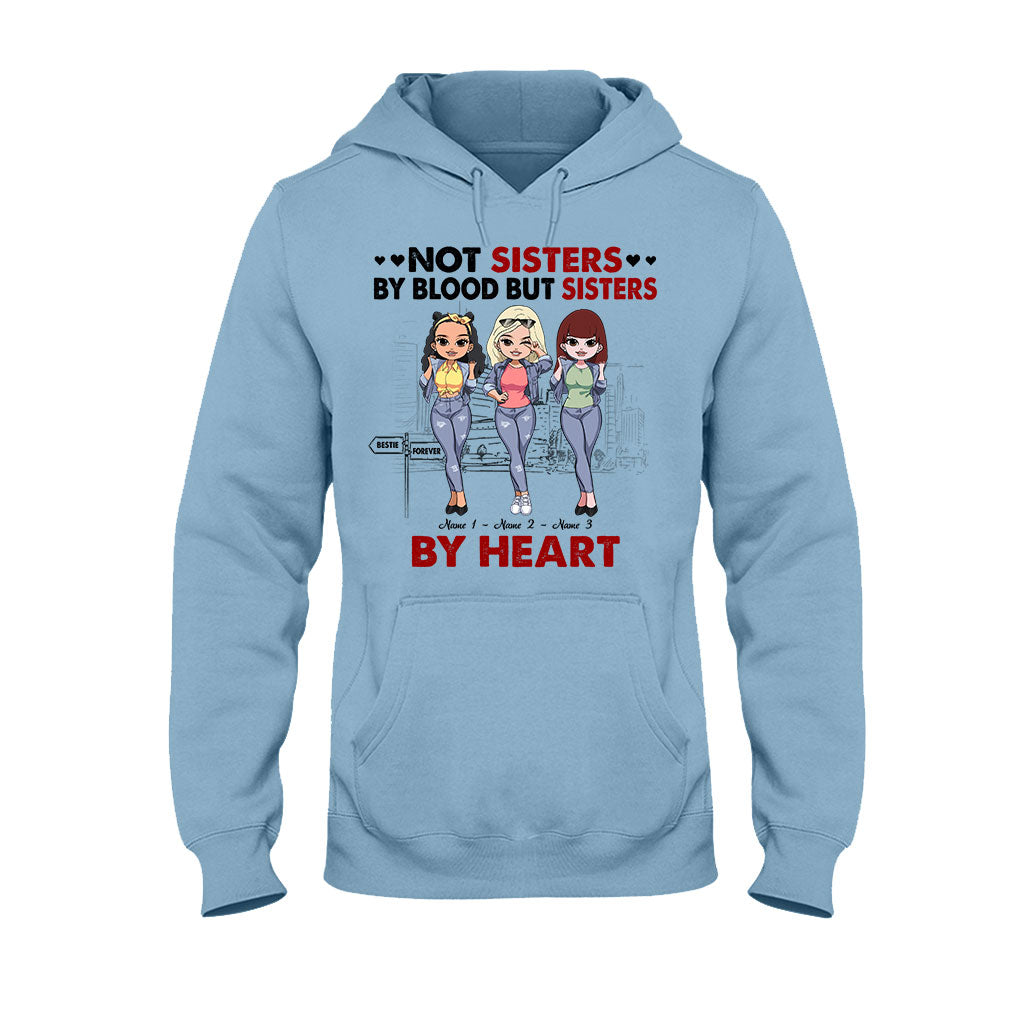 Nicht blutsverwandt, aber im Herzen Schwestern – Personalisiertes Bestie-T-Shirt und Hoodie