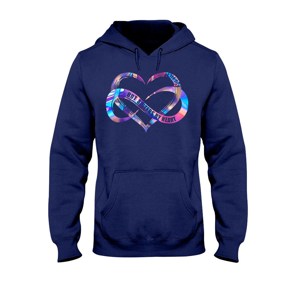 Nicht blutsverwandt, aber im Herzen Schwestern – Personalisiertes Bestie-T-Shirt und Hoodie