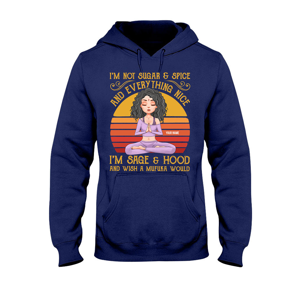 Ich bin Sage And Hood – Personalisiertes Yoga-T-Shirt und Hoodie
