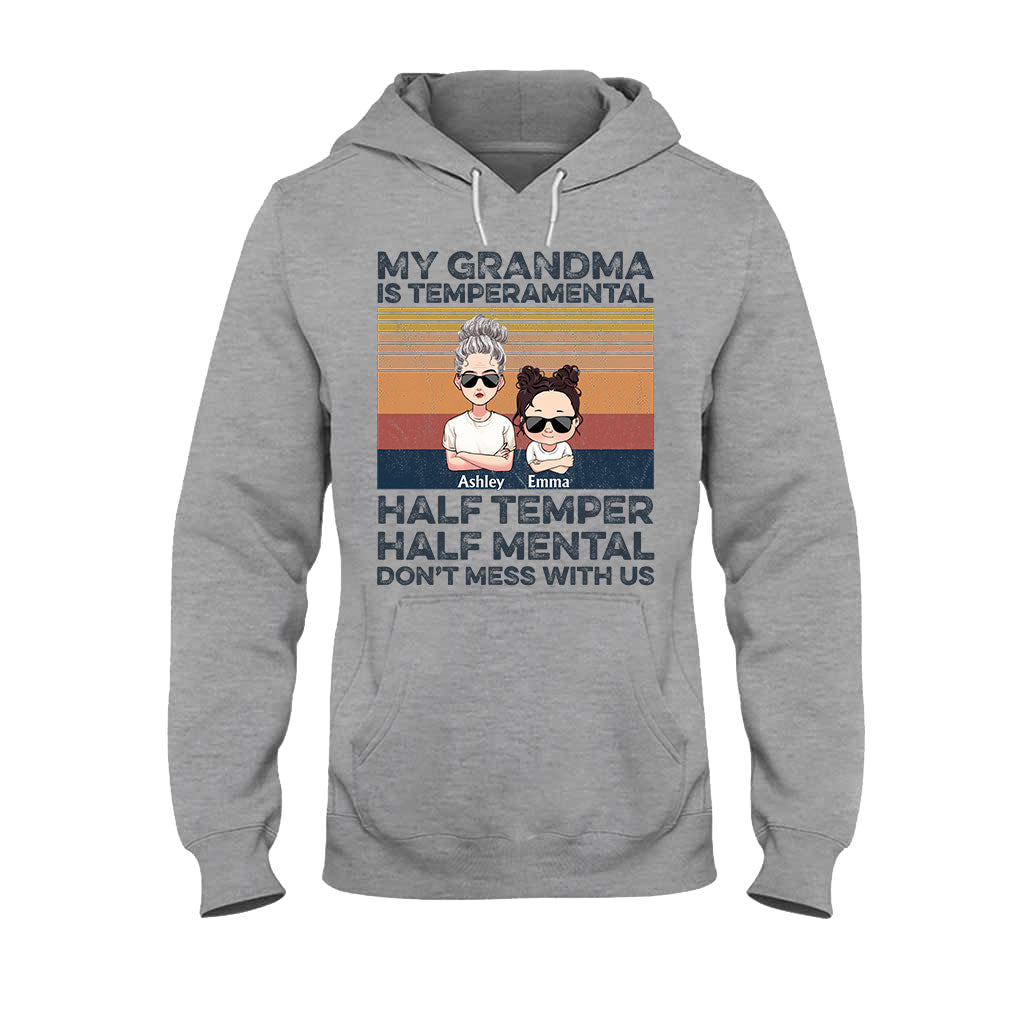 Meine Oma ist launisch – Personalisiertes Muttertags-T-Shirt und Hoodie für Omas