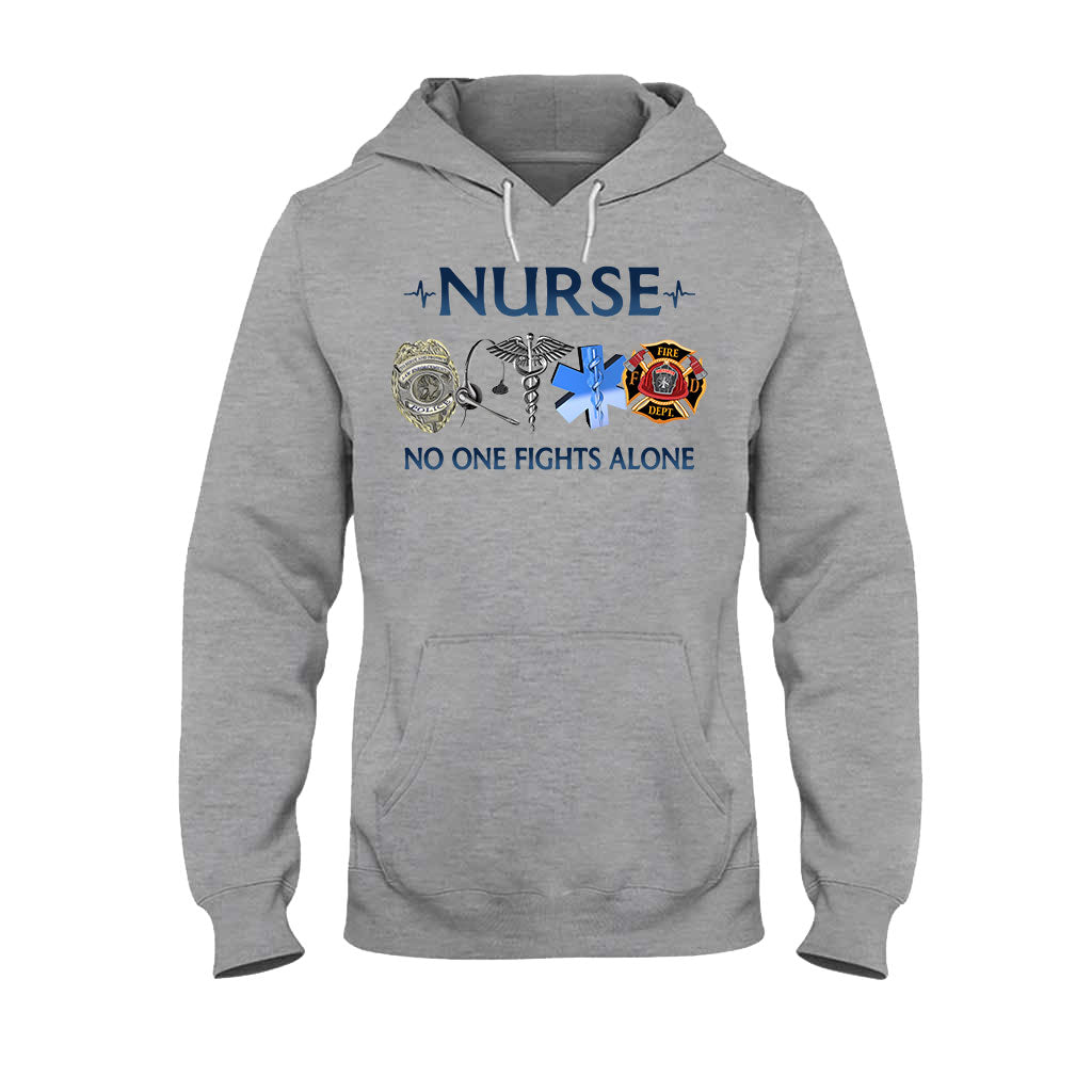 T-Shirt und Hoodie „Nurse No One Fights Alone“ (Krankenschwester – Niemand kämpft allein) 092021