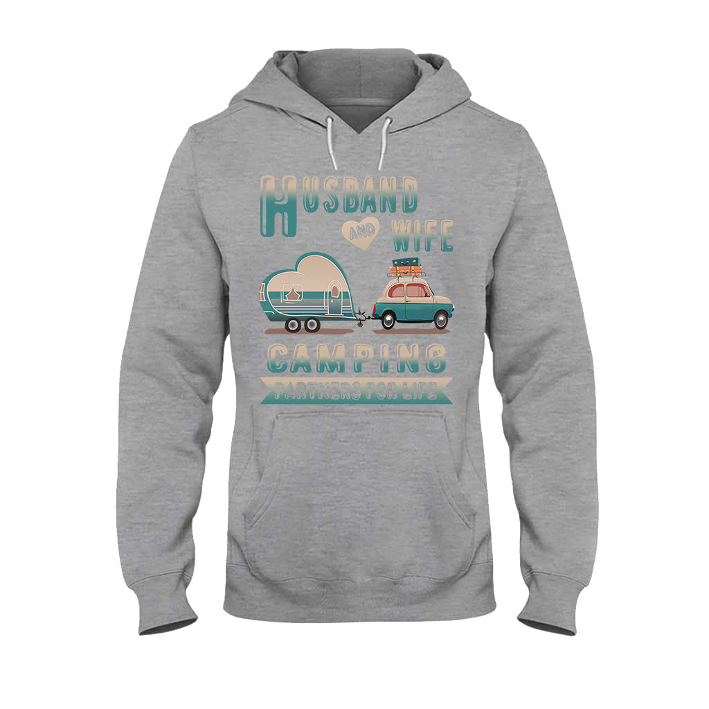 Campingpartner-Ehepaar – T-Shirt und Hoodie 112021