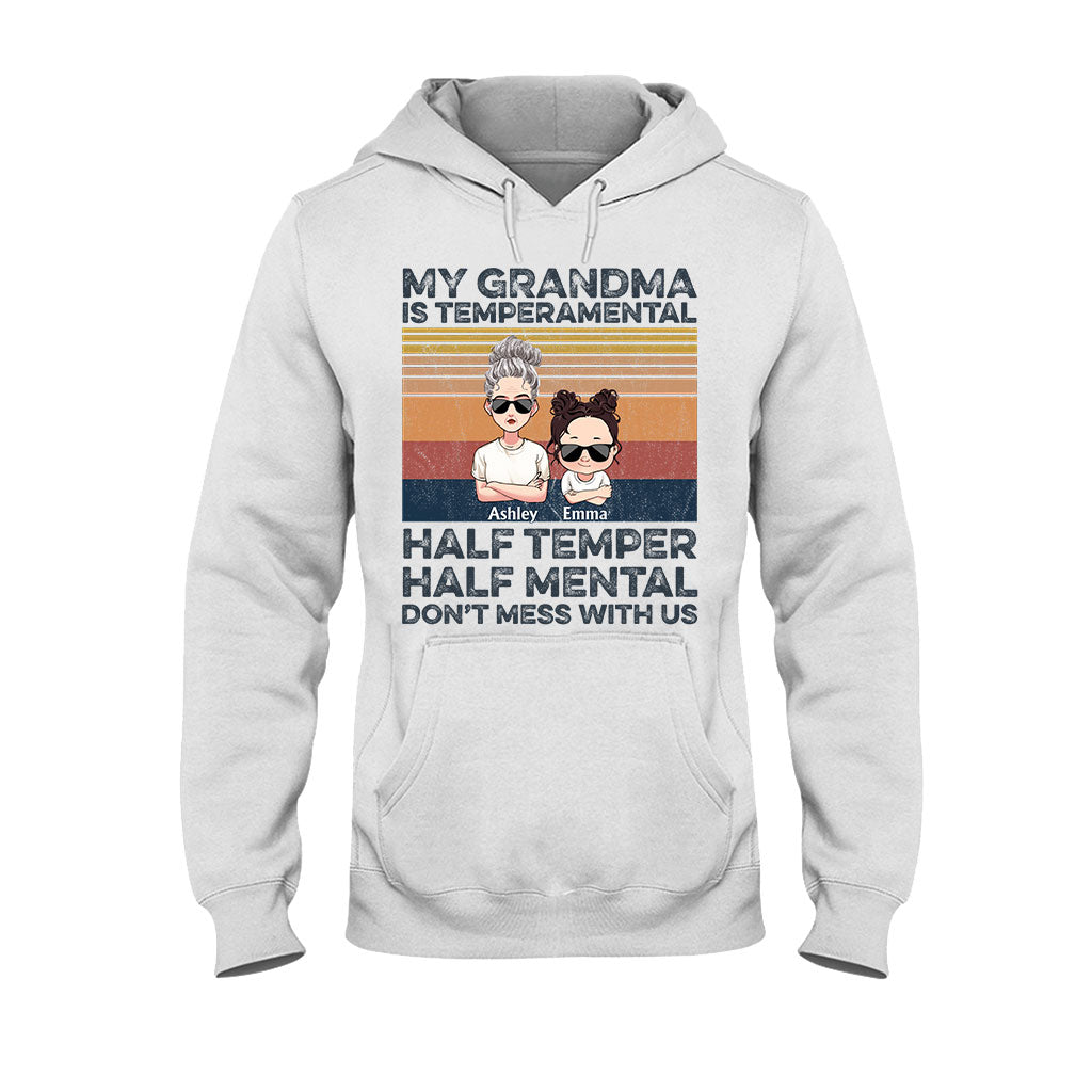 Meine Oma ist launisch – Personalisiertes Muttertags-T-Shirt und Hoodie für Omas