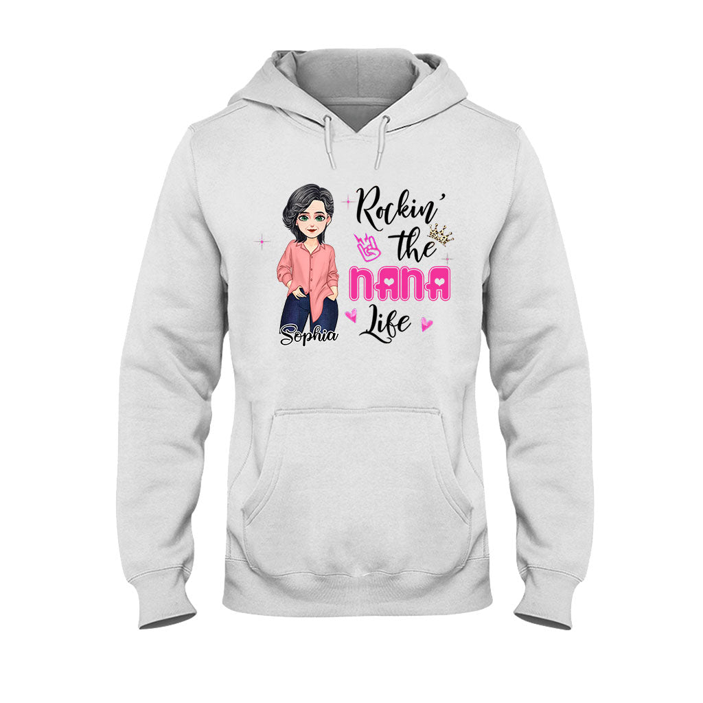 Das Oma-Leben rocken – Geschenk für Oma und Mama – Personalisiertes T-Shirt und Hoodie
