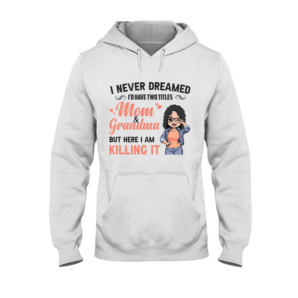 Ich hätte nie gedacht, dass ich mal Mama und Oma sein würde – Personalisiertes Muttertags-T-Shirt und Hoodie