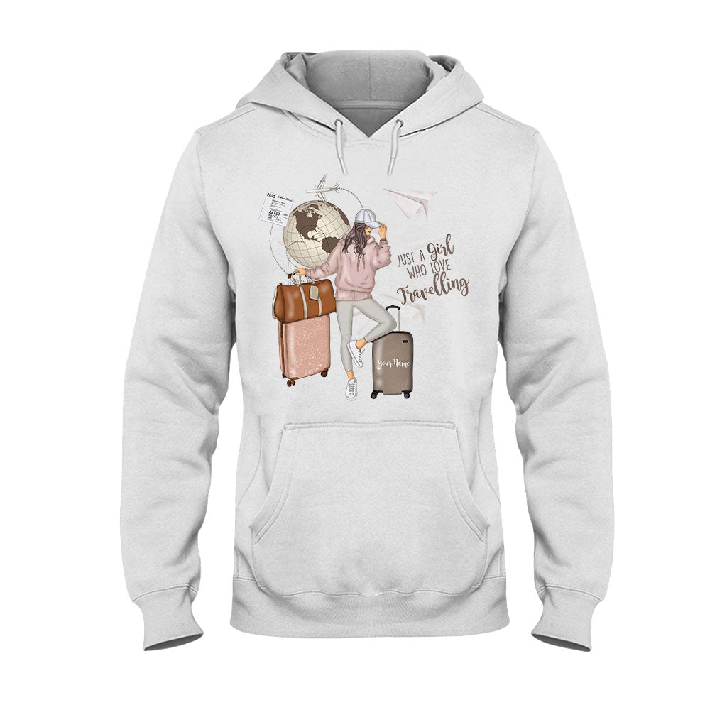 Einfach ein Mädchen, das gerne reist – personalisiertes T-Shirt und Hoodie
