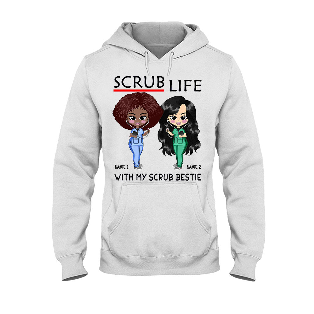 Gemeinsam mit meiner besten Freundin im OP-Bereich – personalisiertes T-Shirt und Hoodie für Pflegekräfte