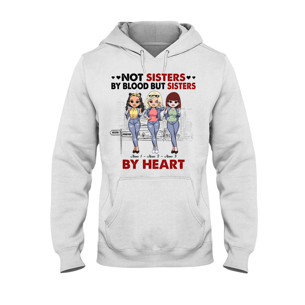Nicht blutsverwandt, aber im Herzen Schwestern – Personalisiertes Bestie-T-Shirt und Hoodie