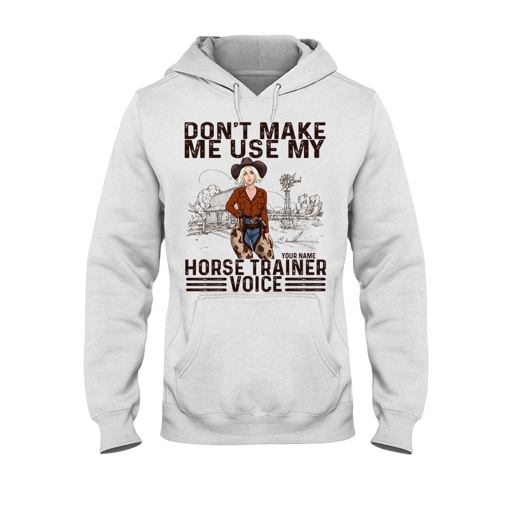 „Zwing mich nicht, meine Pferdetrainerstimme zu benutzen!“ – Personalisiertes Pferde-T-Shirt und Hoodie