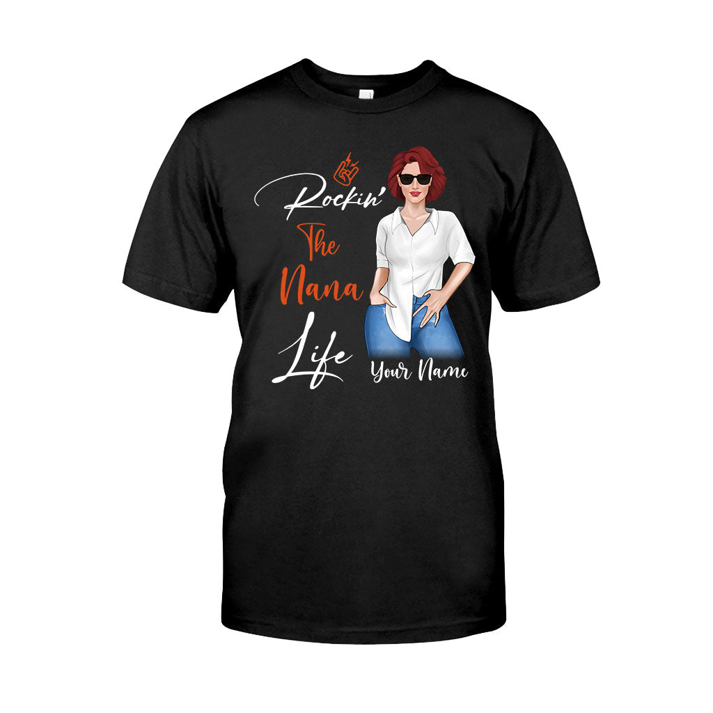 „Rockin The Nana Life“ – Personalisiertes Oma-T-Shirt und Hoodie