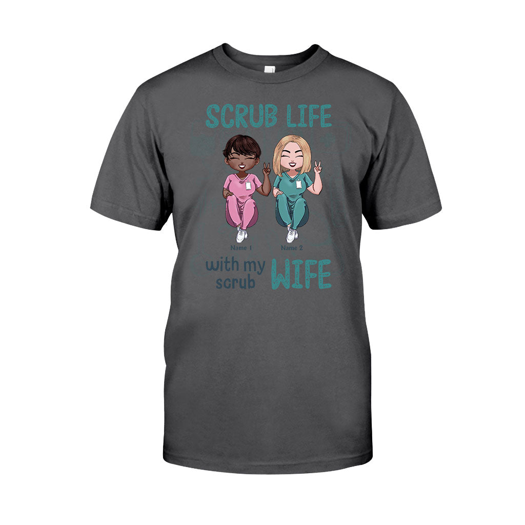 Das Leben mit meiner OP-Frau – personalisiertes T-Shirt und Hoodie für Krankenschwestern