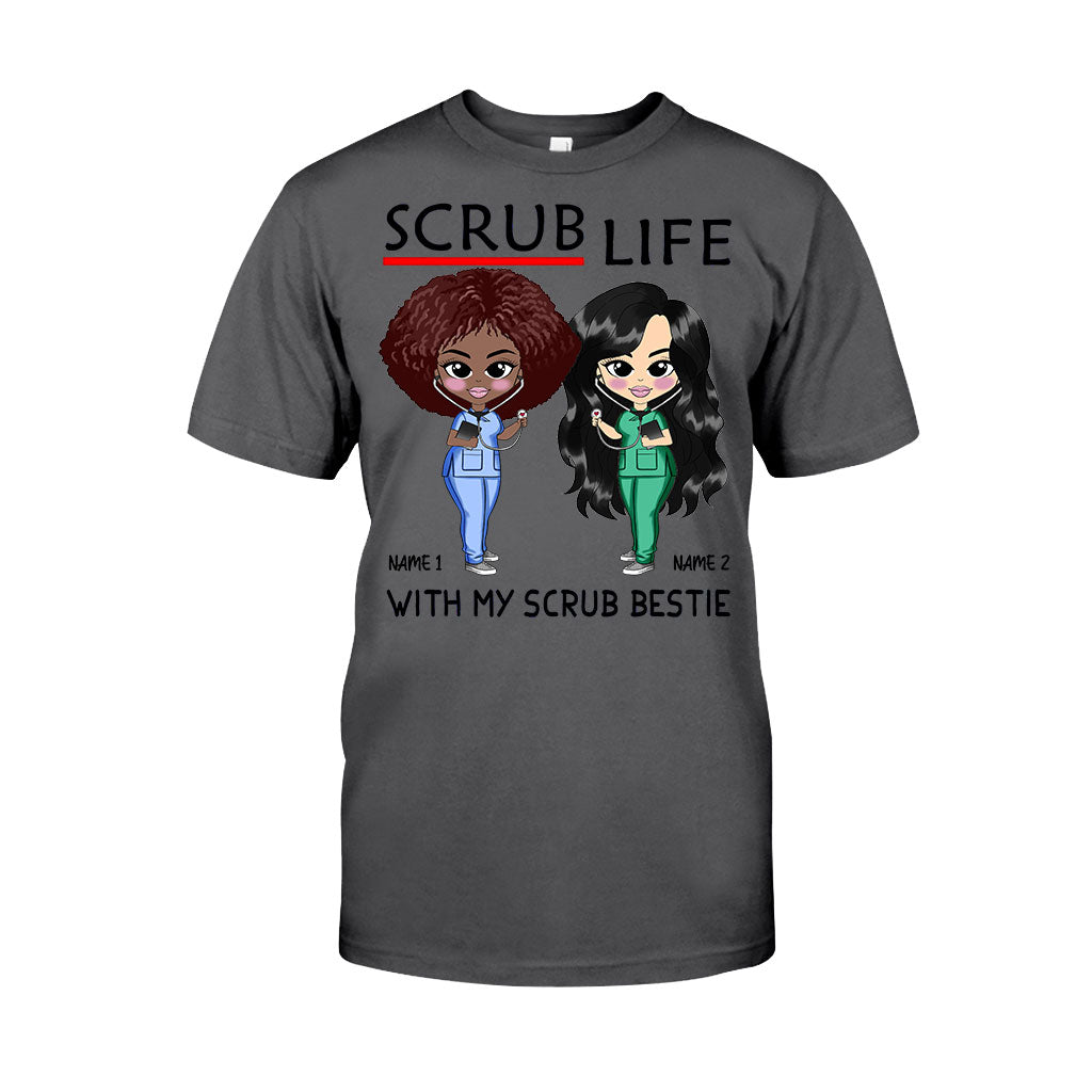 Gemeinsam mit meiner besten Freundin im OP-Bereich – personalisiertes T-Shirt und Hoodie für Pflegekräfte