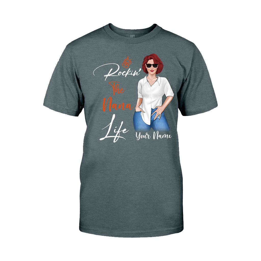 „Rockin The Nana Life“ – Personalisiertes Oma-T-Shirt und Hoodie