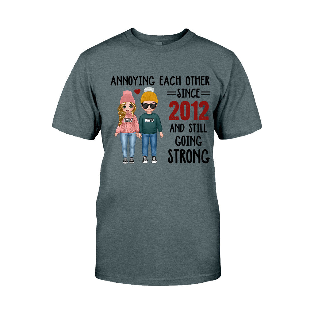 Sich gegenseitig nerven – Personalisiertes Partner-T-Shirt und Hoodie